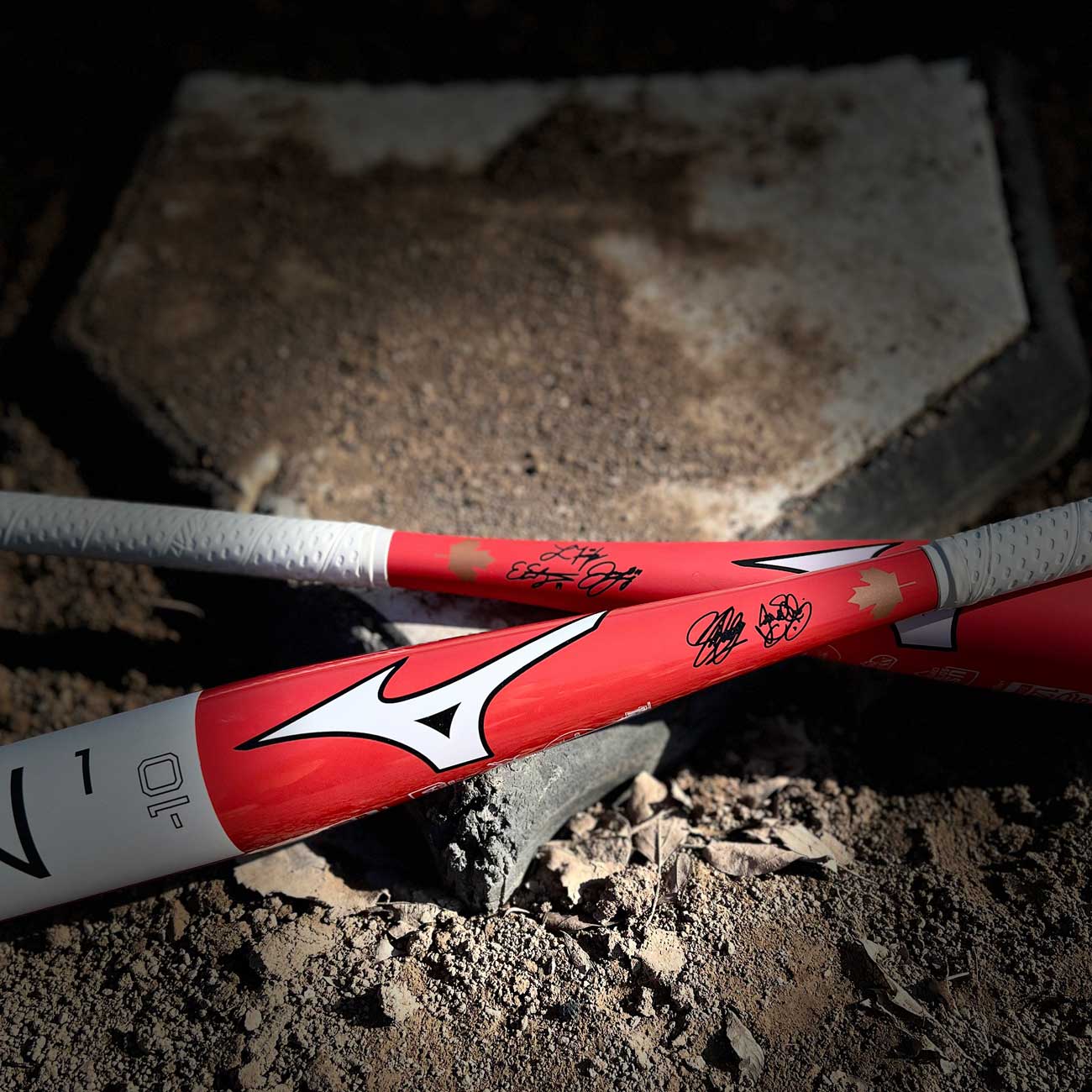 Mizuno F23 CRBN1 Team Canada -10oz - Image 8