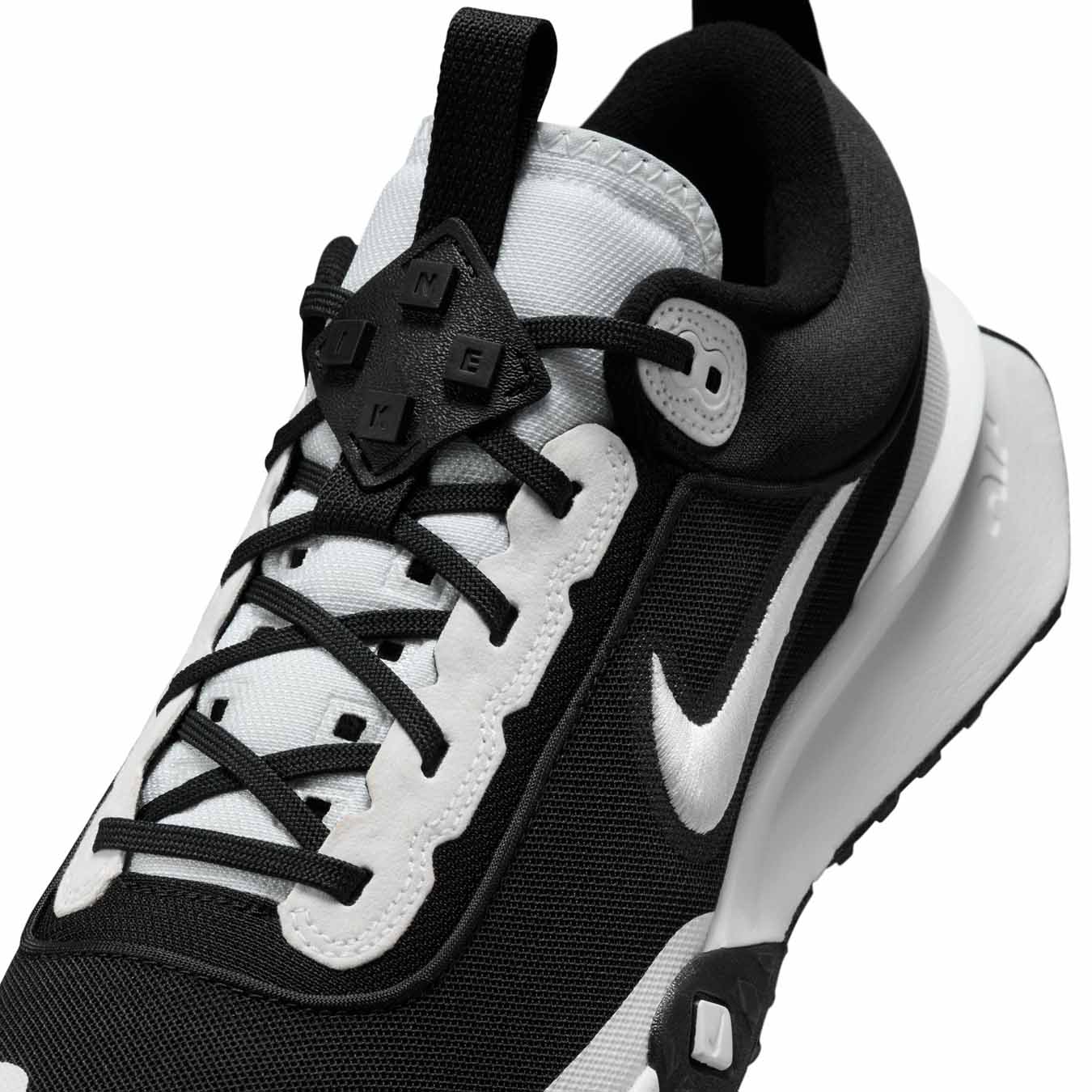 Nike Air Diamond Varsity Turf - Image 10