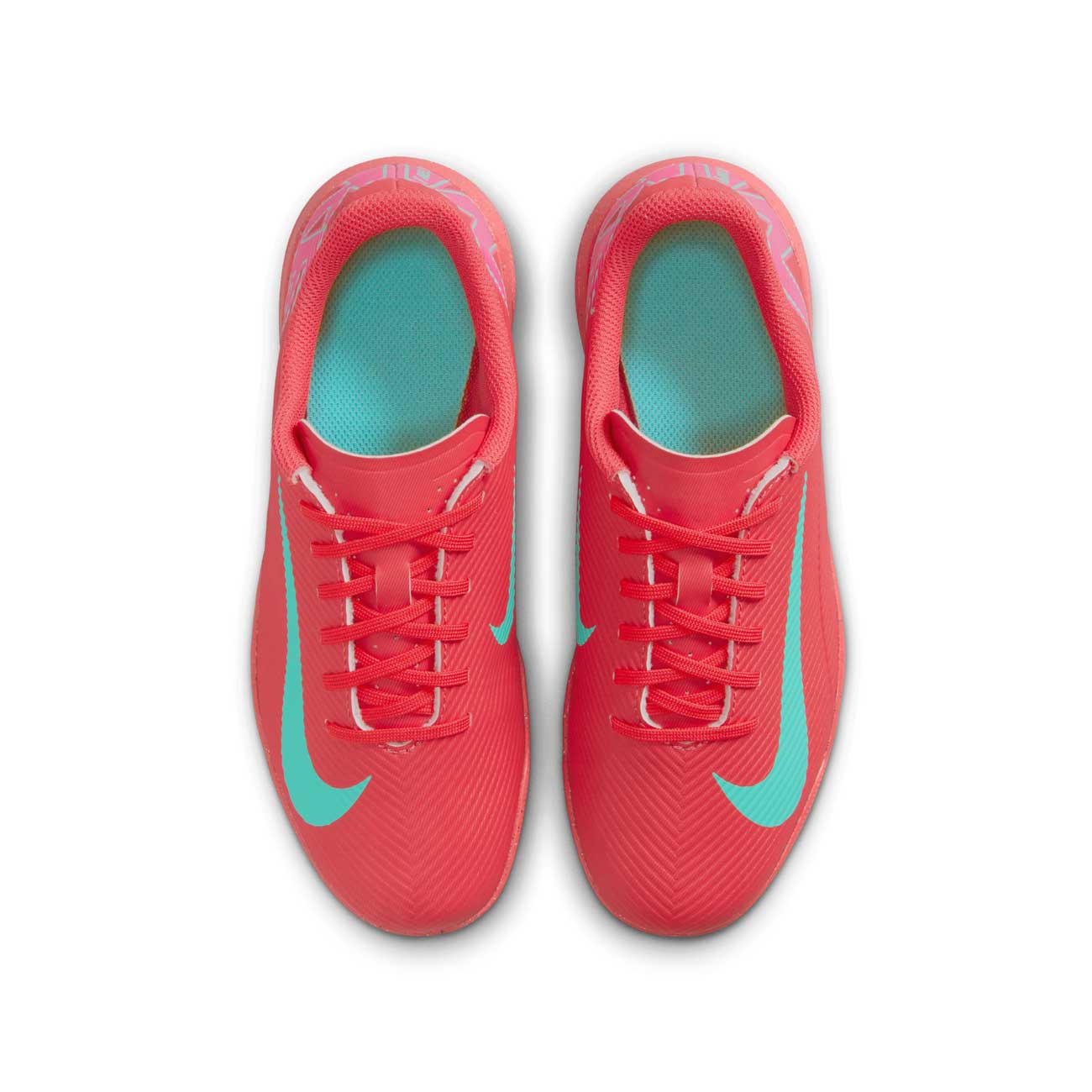 Nike Jr. Mercurial Vapor 16 Club Youth Low-Top Soccer Shoes - Image 4