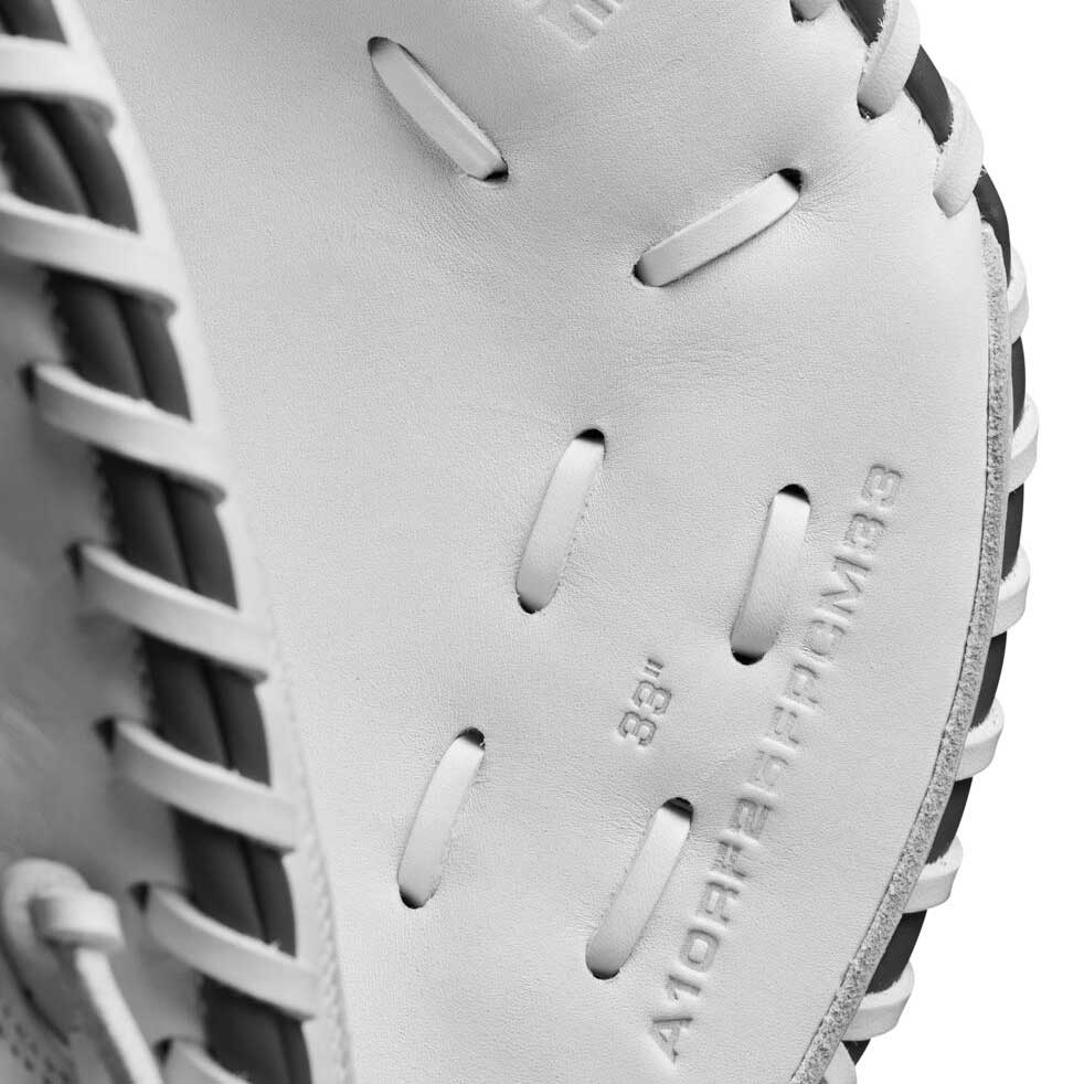 Wilson A1000 Fastpitch CM33 White/Black 33"-RHT - Image 6