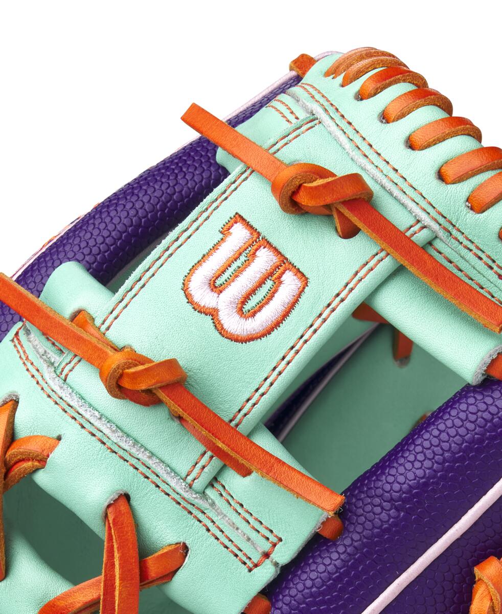 Wilson A2000 April 2025 GOTM 1975 SS 11.75"-RHT - Image 5