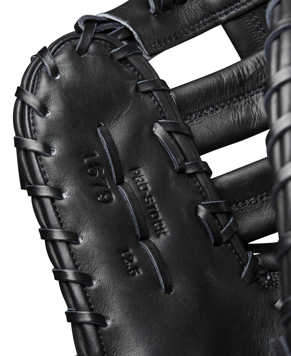 Wilson A2000 Classic 1679 12.5" Baseball Glove - Image 7