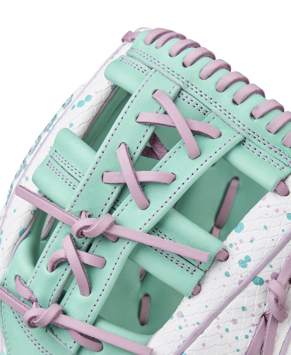 Wilson A2000 Fastpitch Winter 2025 FP75SS 11.75"-RHT - Image 8
