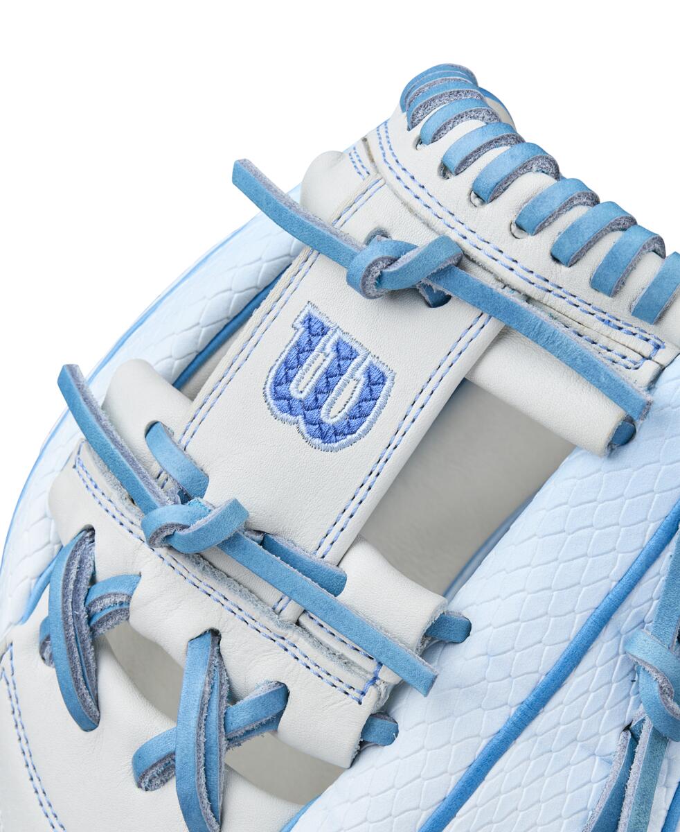 Wilson A2000 Fastpitch Winter 2025 H12SS White/Sky Blue-12"-RHT - Image 5