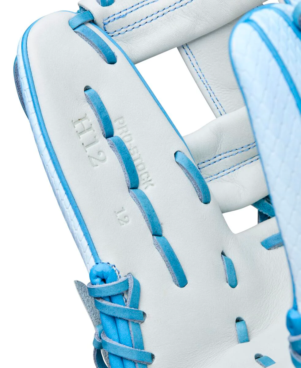 Wilson A2000 Fastpitch Winter 2025 H12SS White/Sky Blue-12"-RHT - Image 7