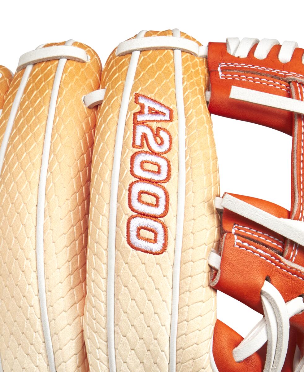 Wilson A2000 June 2025 GOTM 1975 SS 11.75"-RHT - Image 6